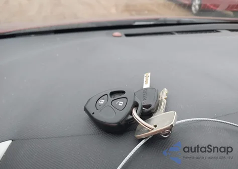 2010 Pontiac Vibe z USA, uszkodzony, nr VIN 5Y2SP6E05AZ420172